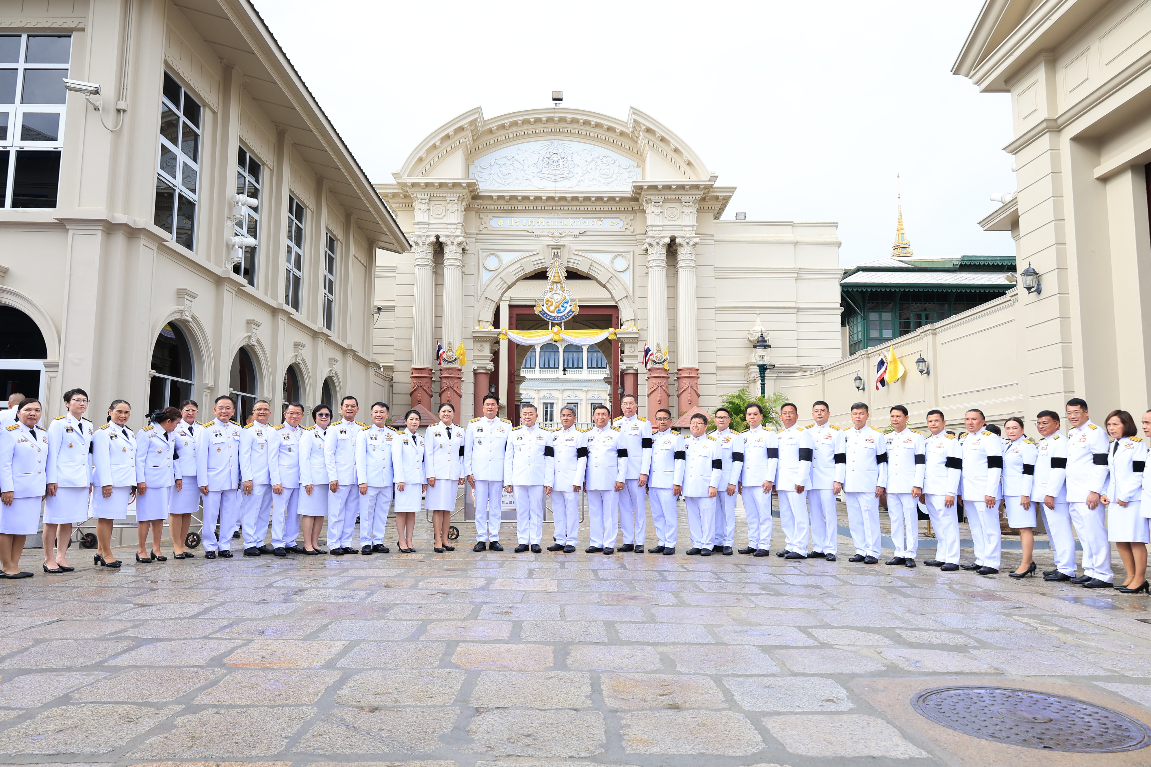 title - เลขาธิการ ส.ป.ก. ร่วมถวายแจกันดอกไม้และลงนามถวายพระพร เนื่องในโอกาสวันเฉลิมพระชนมพรรษา พระบาทสมเด็จพระปรเมนทรรามาธิบดีศรีสินทร มหาวชิราลงกรณ พระวชิรเกล้าเจ้าอยู่หัว 28 กรกฎาคม 2568